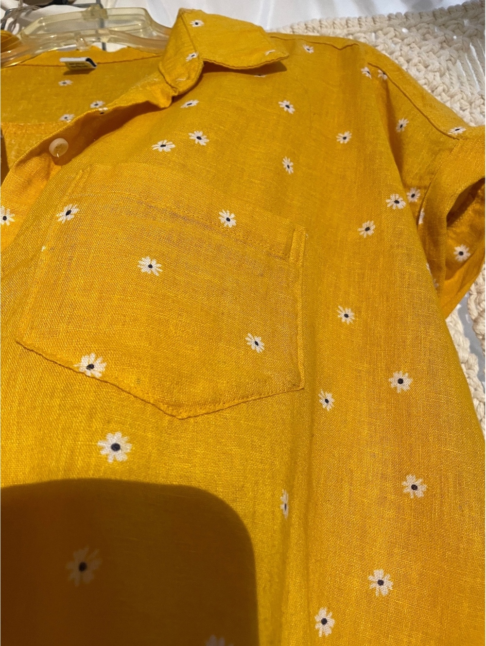 Pretty yellow linen blend with flowers front tie size large.